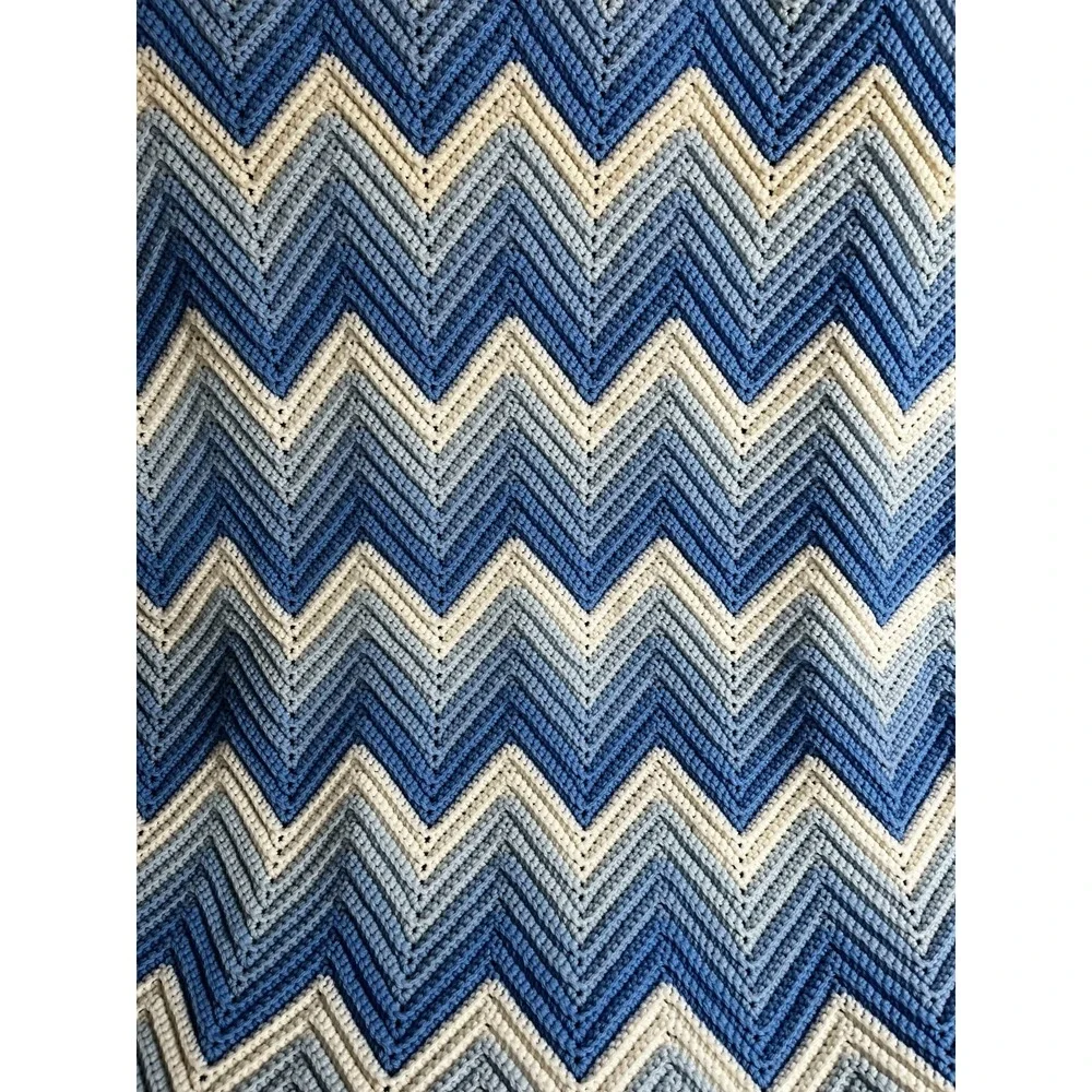 VTG Handmade Chevron‎ Crochet Afghan Throw Blue White Fringe 77x40 🇺🇸